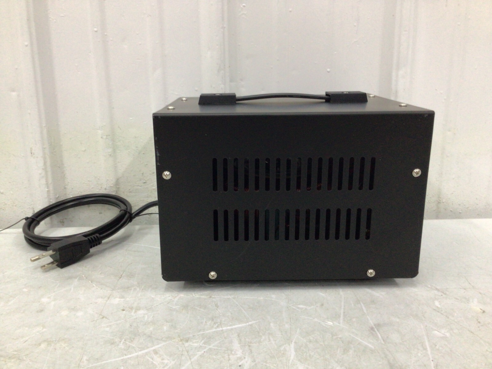 Dayton – 16V987 Step Up/Step Down Voltage Converter, 110V Ac To 220V Ac, 220V Ac