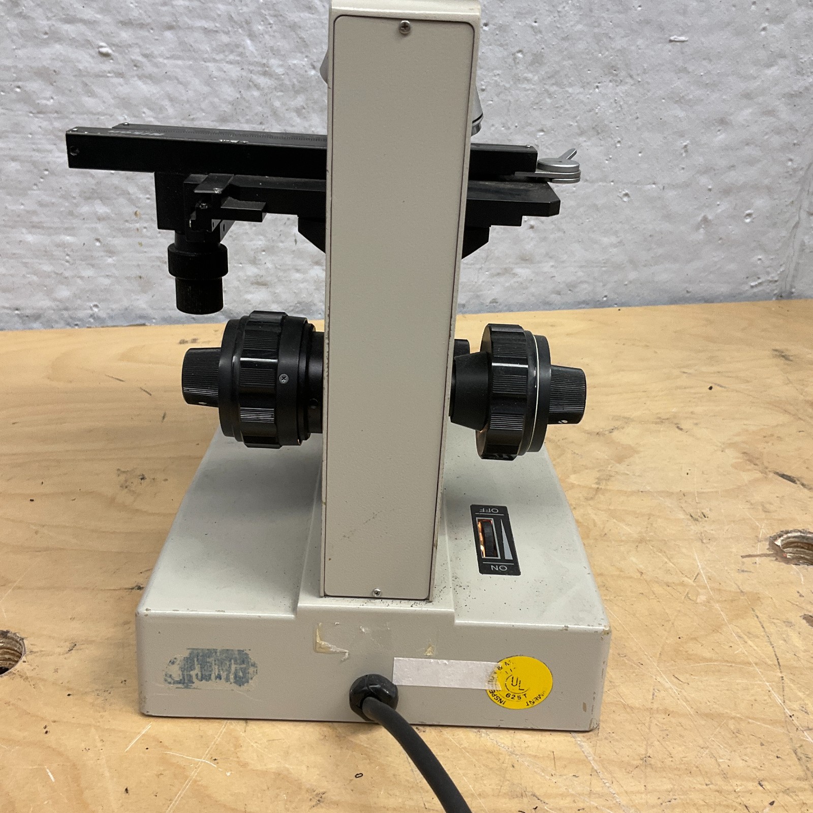 Nikon SC Compound Microscope W/ Objectives, Eyepieces Tested and Working