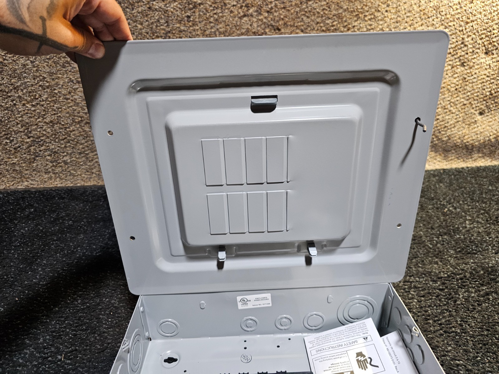Siemens E0816ML1125F Main Lug Load Center 125A 120/240V 8 Spaces 16 Circuits