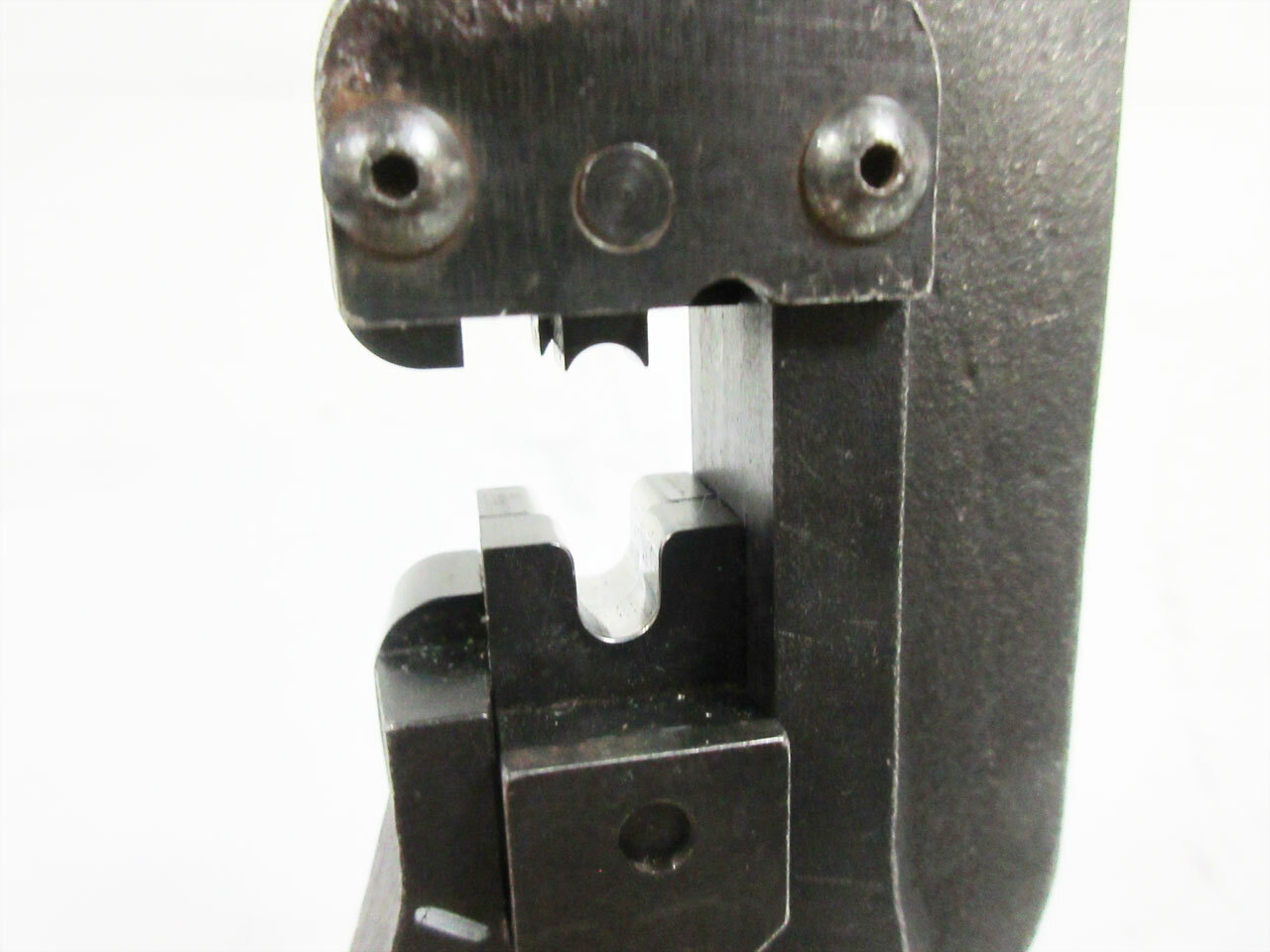 AMP 58166-2 SDL FERR 4P & 69710-1 HAND CRIMP TOOL