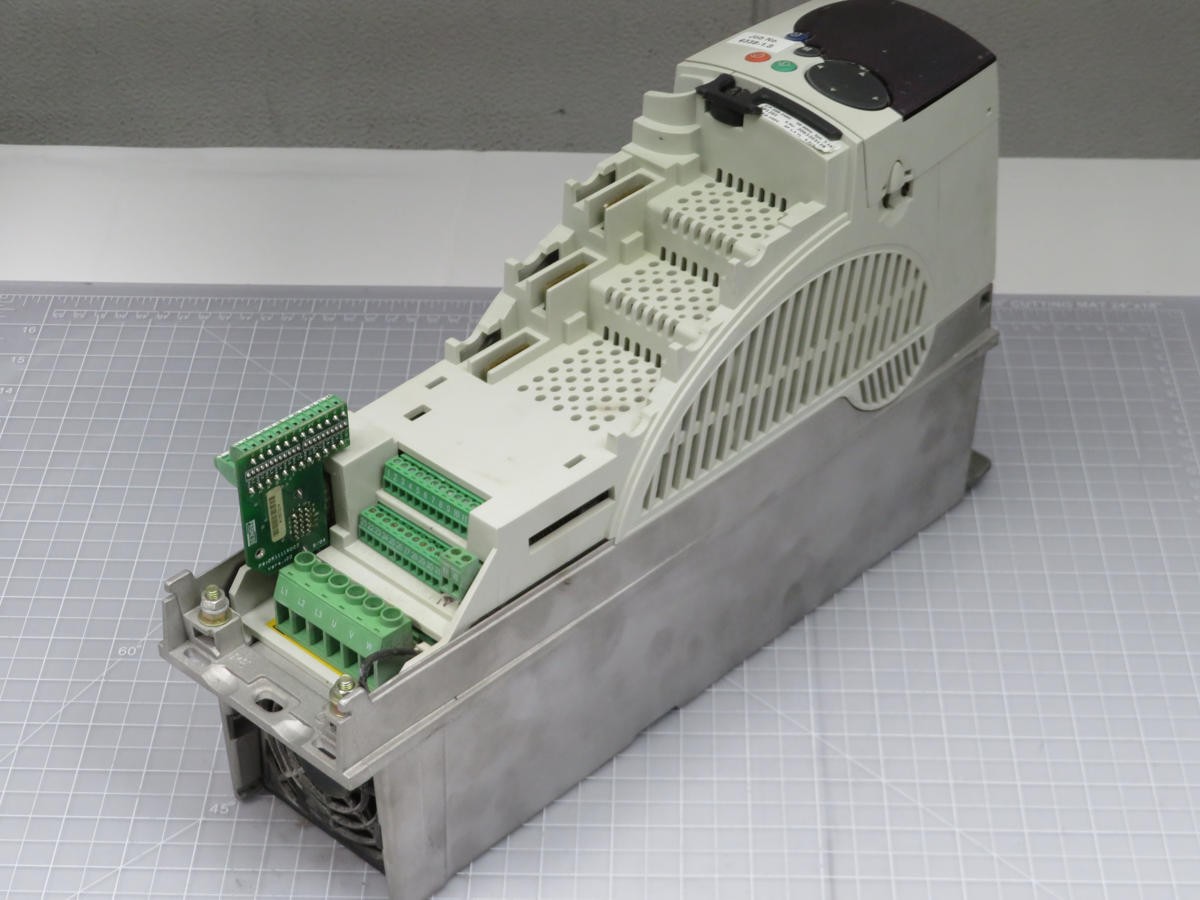 CONTROL TECHNIQUES SP1201 SERVO DRIVER 0-240 50-60 HZ 7.1 AMP 3 PH T196322