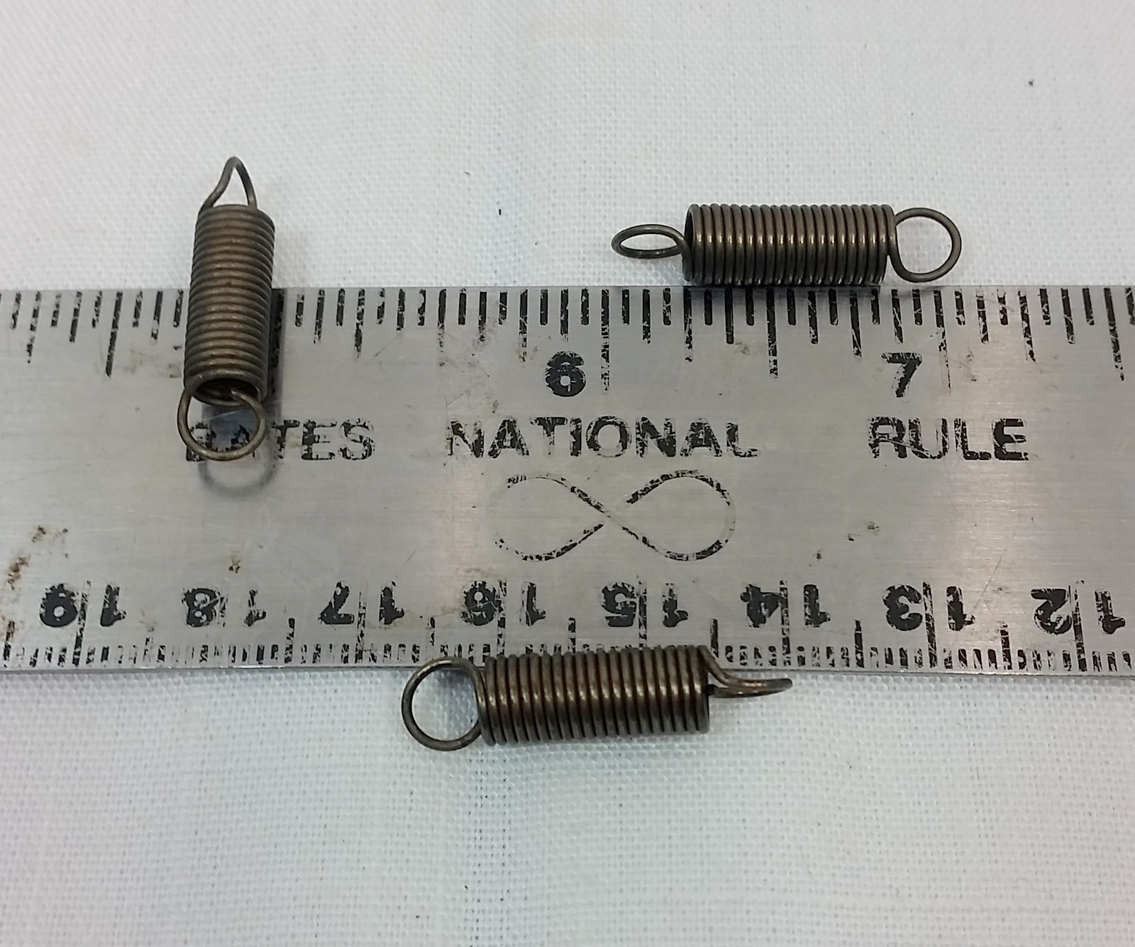 Gardner Spring 0.24″ OD, 1.74″ Max Length GE0240-029-1000 5.5 Lb/In Lot of 3