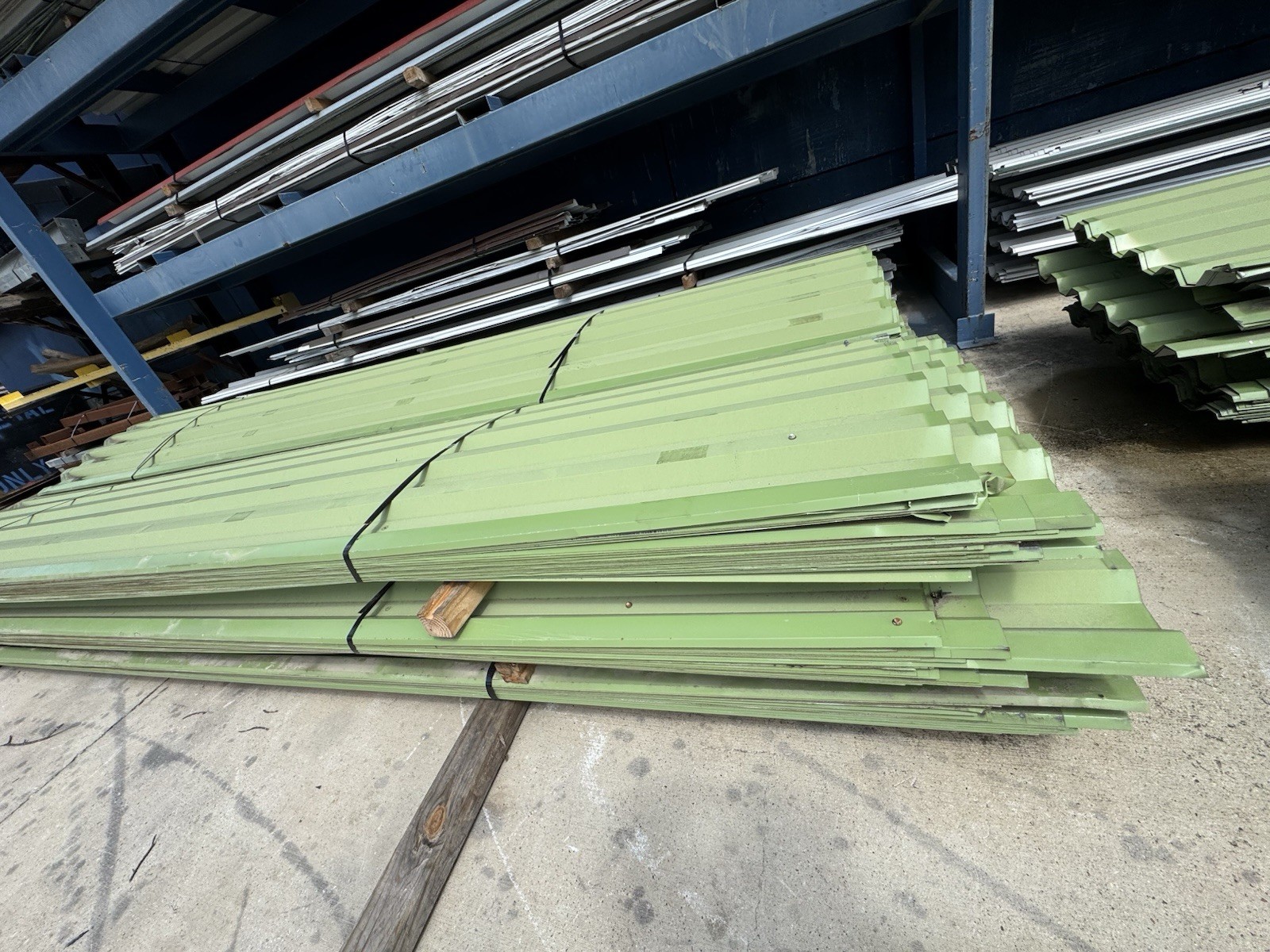 36 gauge 18’x3.5’ Steel Sheets- Roofing/Fence Panels- Green & White Sheet Metal
