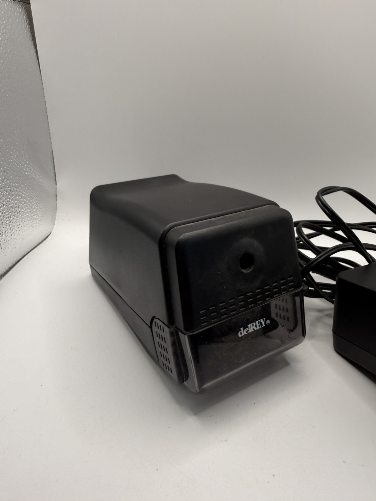 Del Rey Desktop Electric Pencil Sharpener with High-Quality Steel Blade GREAT