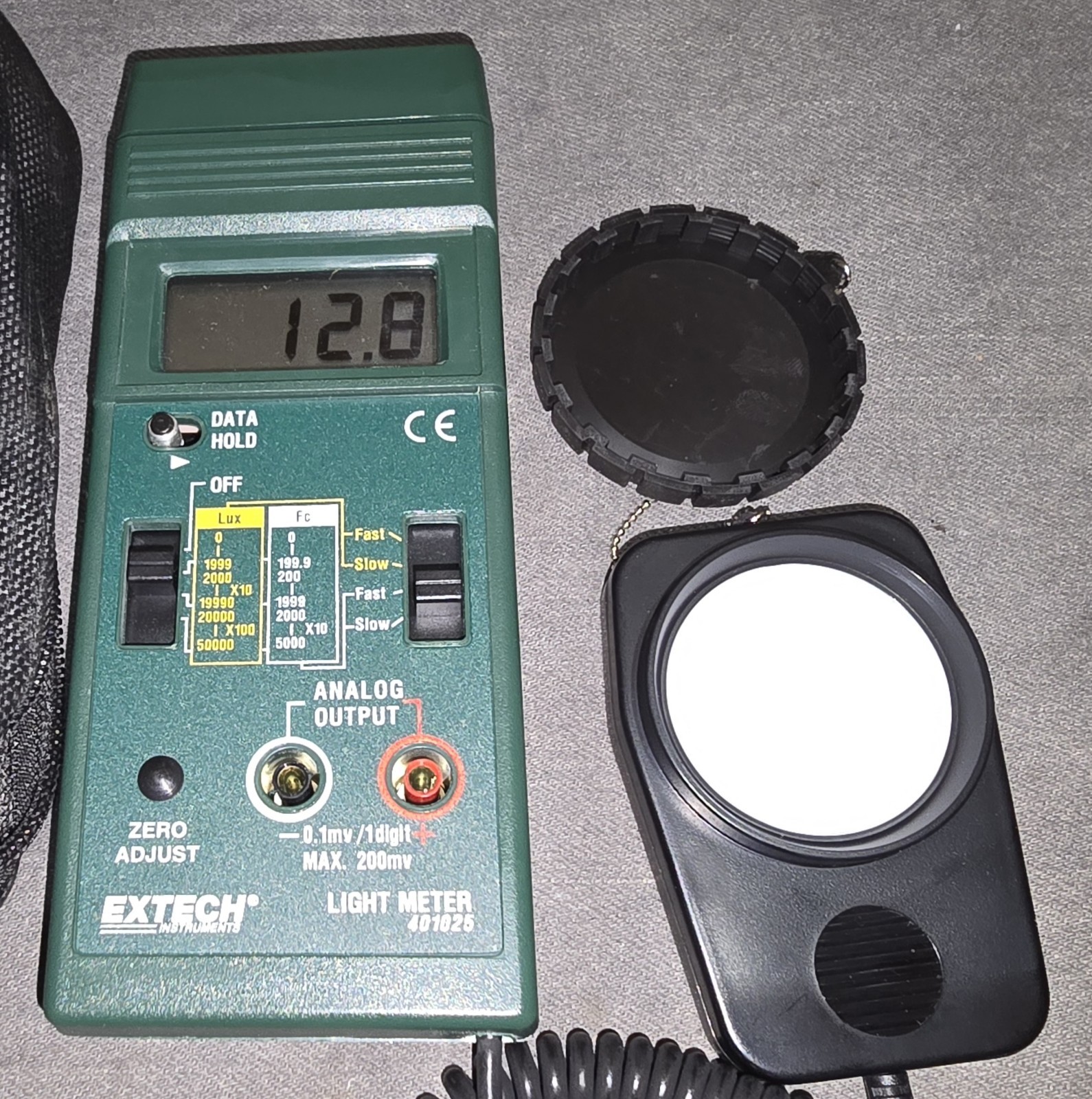 Extech 401025 Digital Light Meter 0-5000 Foot Candles 0-50000 Lux