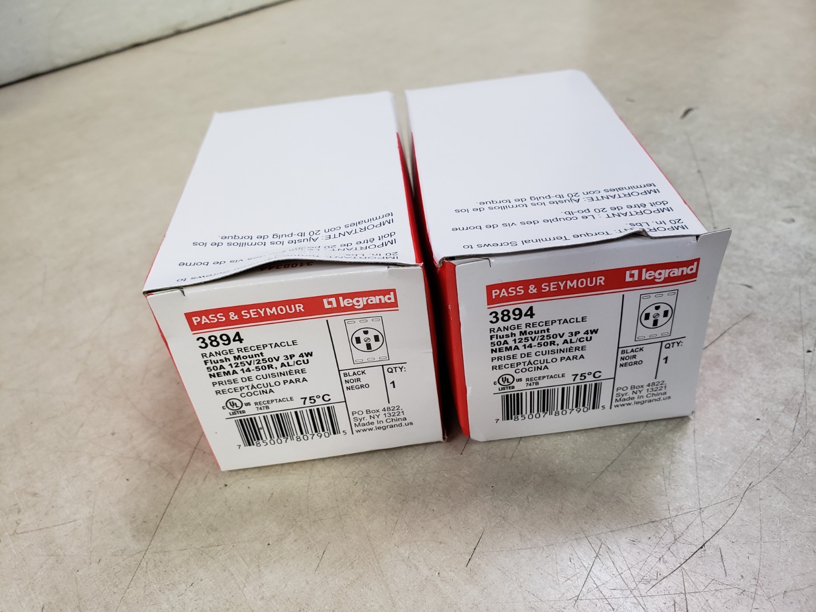 Lot of 2 – Pass & Seymour Legrand 3894 Range Receptacle Flush Mount 50A 125/250V