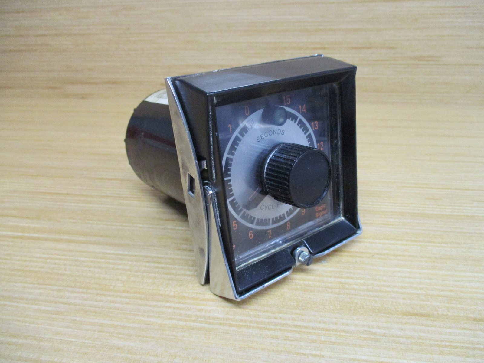 Eagle Signal HP514A6 Cycl-Flex Reset Timer 0-15 Seconds
