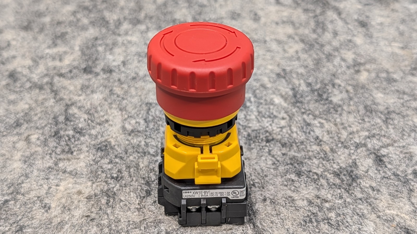 IDEC XW 22mm Estop XW1E-BV402MFR Emergency Stop Push Button 🔥New🔥