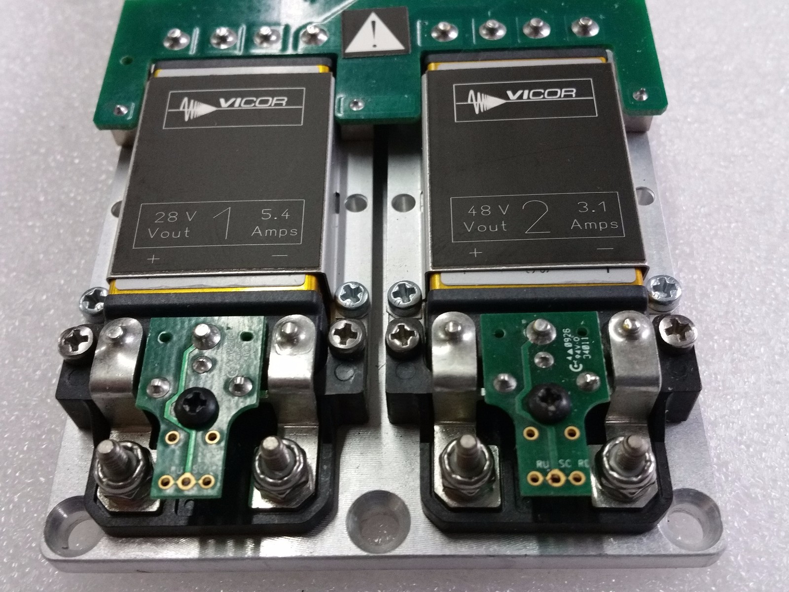 Vicor VP-D1537775E VIPAC 115/230 VAC Input, Dual DC Output 48V-3.1A, 28V-5.4A