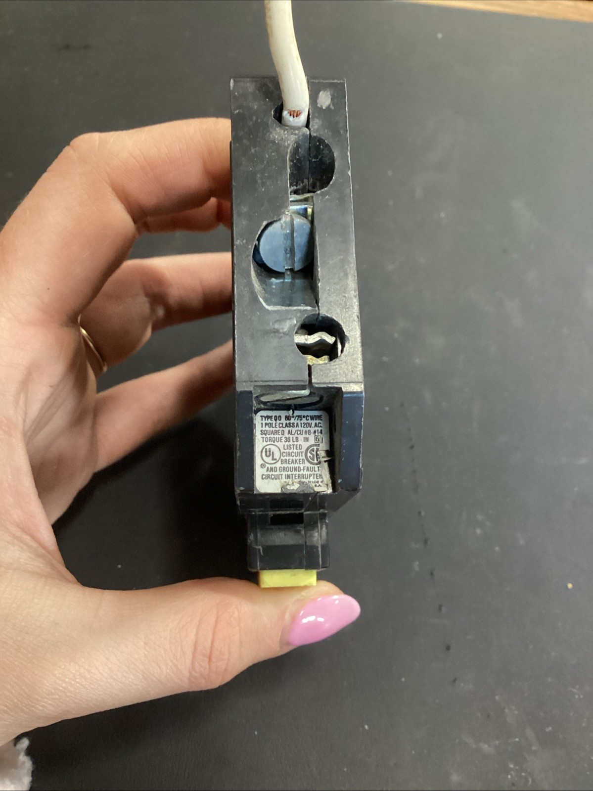 Square D QO120GFI 20A 1-Pole GFCI Circuit Breaker 120V USED (Broken Clip)