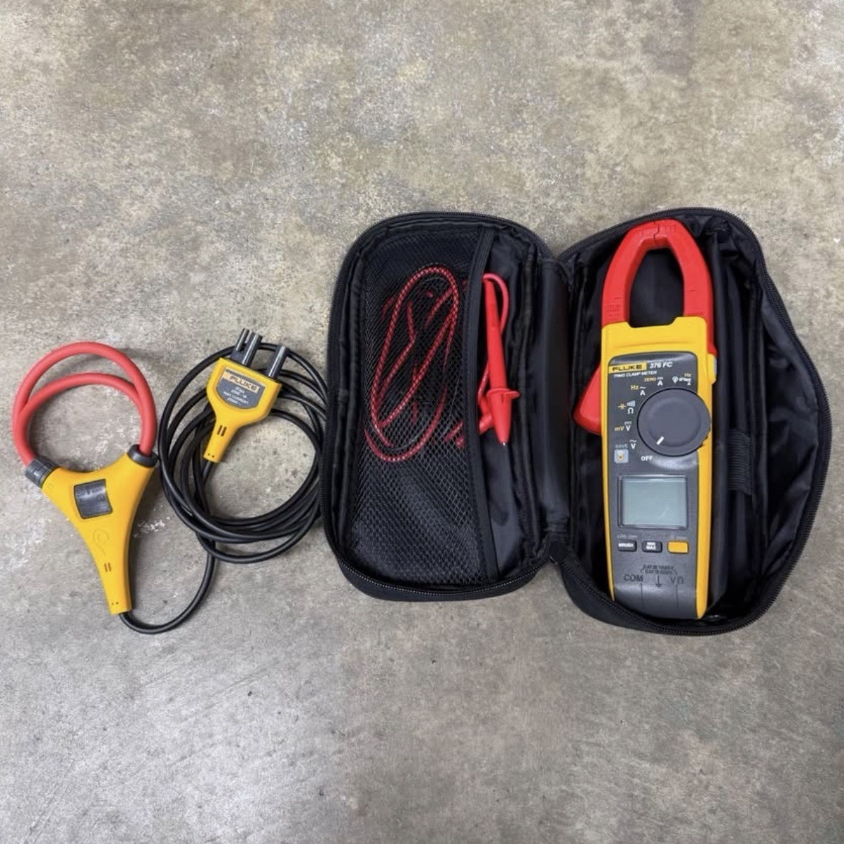 Fluke 376 FC True RMS Clamp Meter w/ iFlex, CAT III, 1000V, Case, 9999Ct