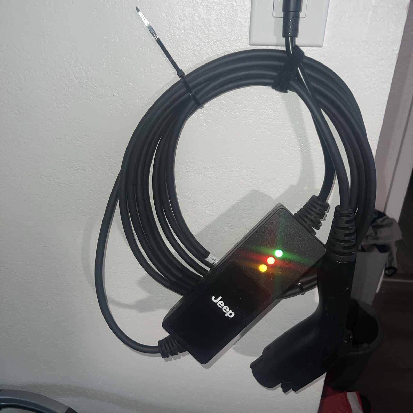 Jeep Aptiv type 6 EV charger – model cc-c-l2-13-300-f1