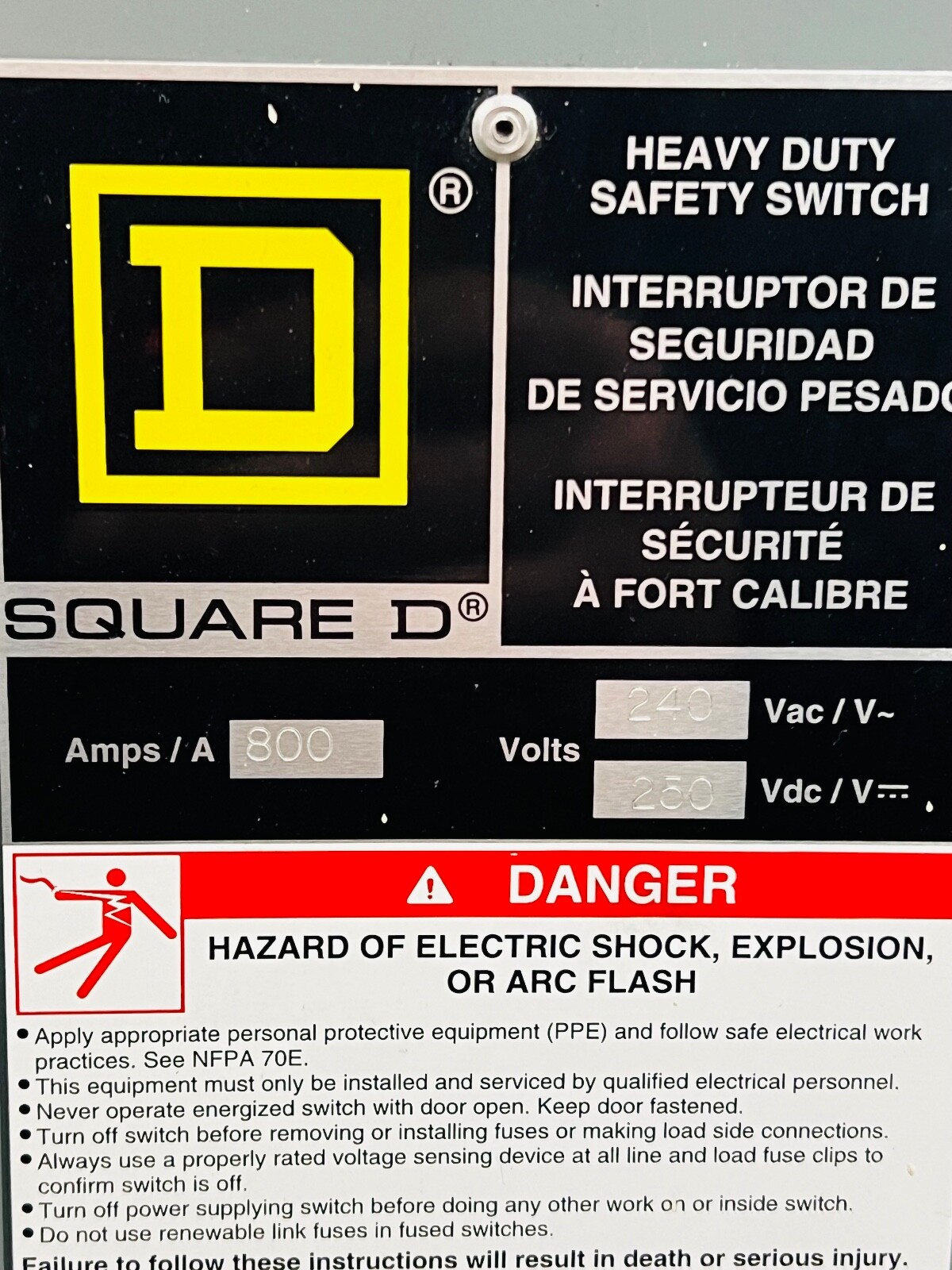 Square D H327N E04 Fusible Indoor 3 Phase Disconnect 800 amp 240 volt w/ Neutral