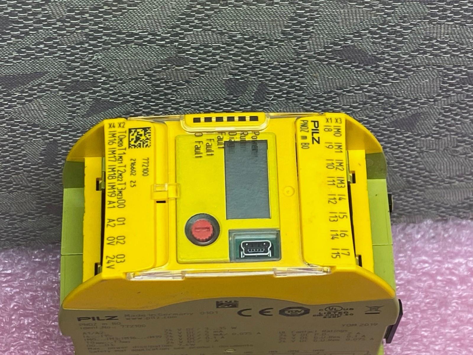 PILZ PNOZ M B0 SAFETY CONTROLLER