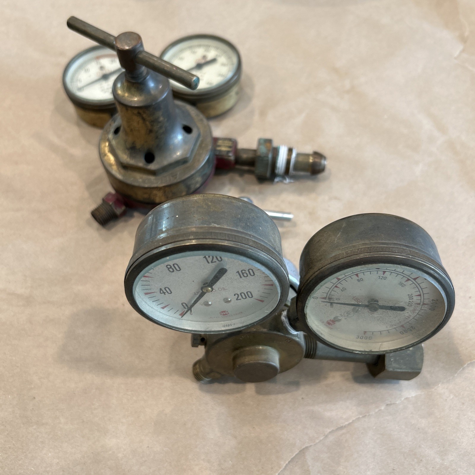 AIRCO BRASS ACETYLENE PRESSURE REGULATOR # 8509 US GUAGE OXYGEN REGULATOR PAIR