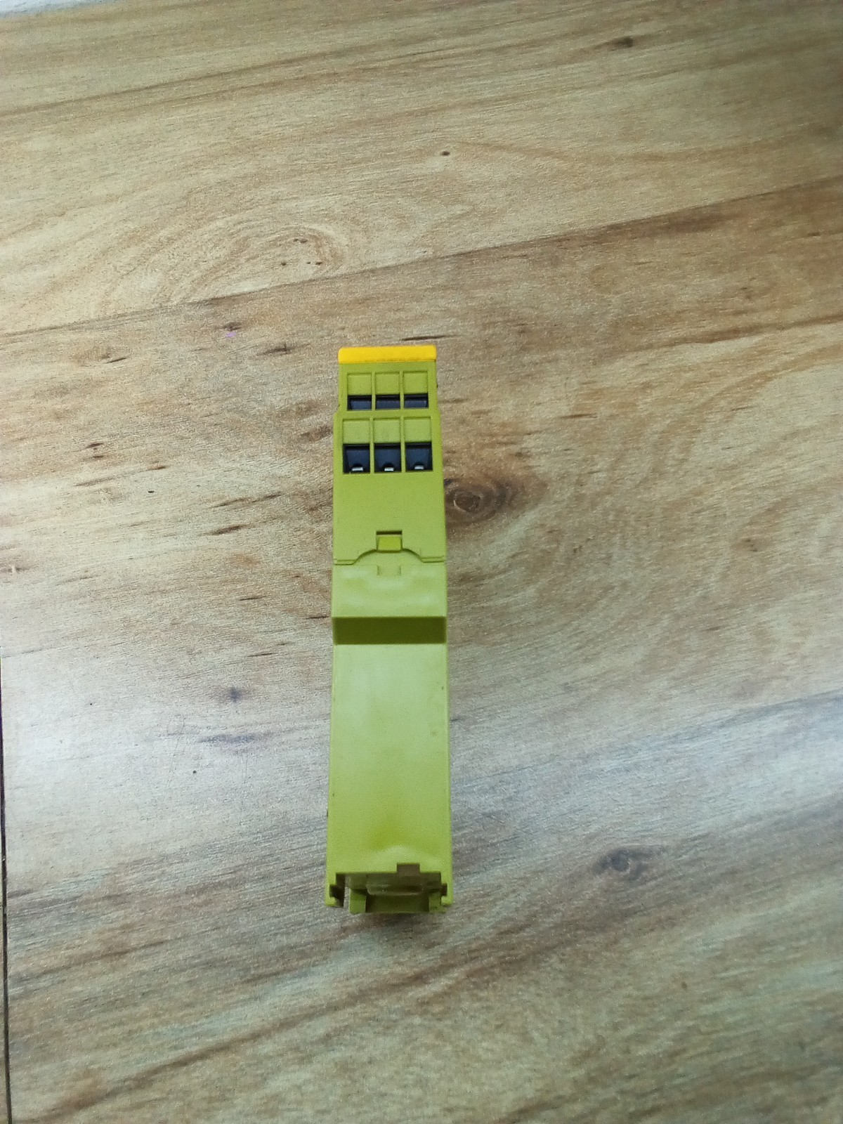 PILZ P2HZ X3 24VDC 2N/O 1N/C Safety Relay774350