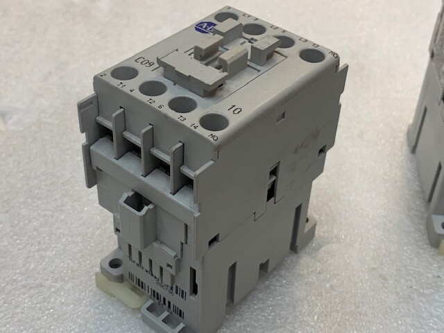 Lot of 4 Pcs – 100-C09*10 Magnetic Contactor Coil Voltage 110/120VAC New no Box