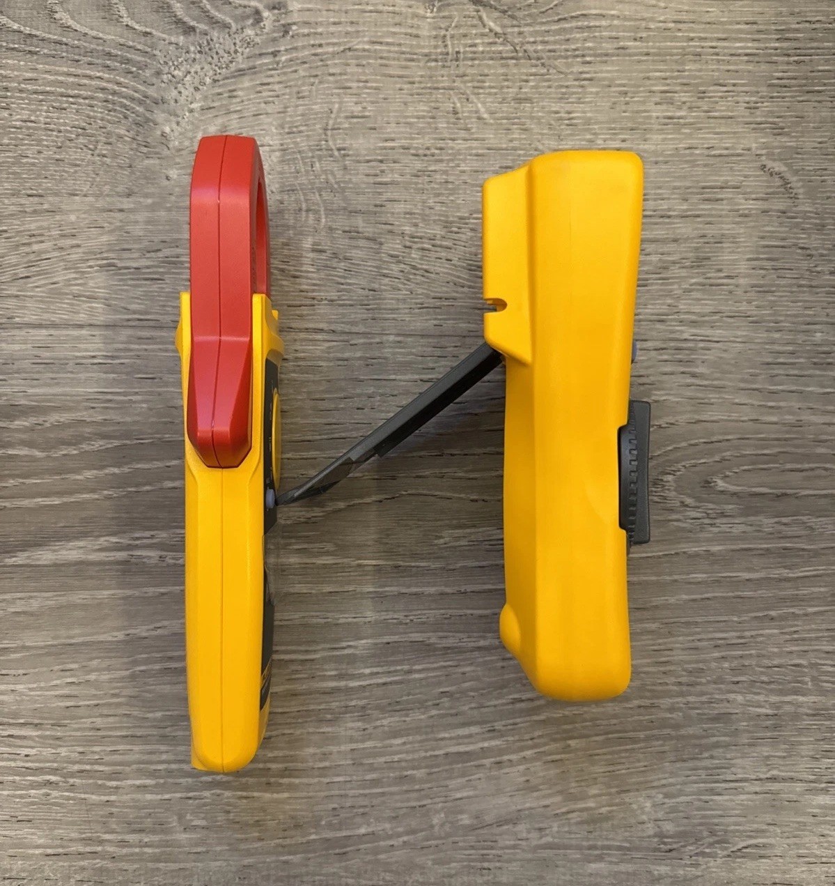Fluke 117/323KIT Electrician’s Multimeter & True RMS Clamp Meter Combo Kit