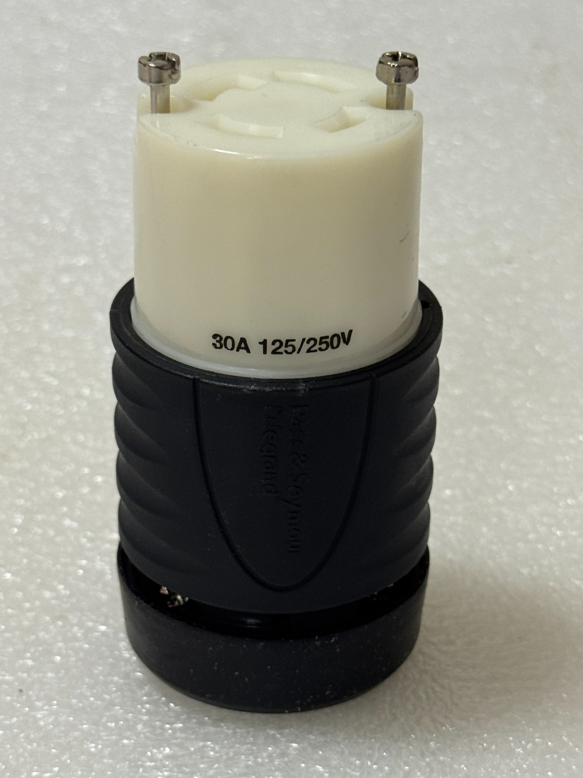 PASS & SEYMORE MEXICO LEGRAND L1430-C CORD CONNECTOR 30A 125/250V 3P 4W L14-30R