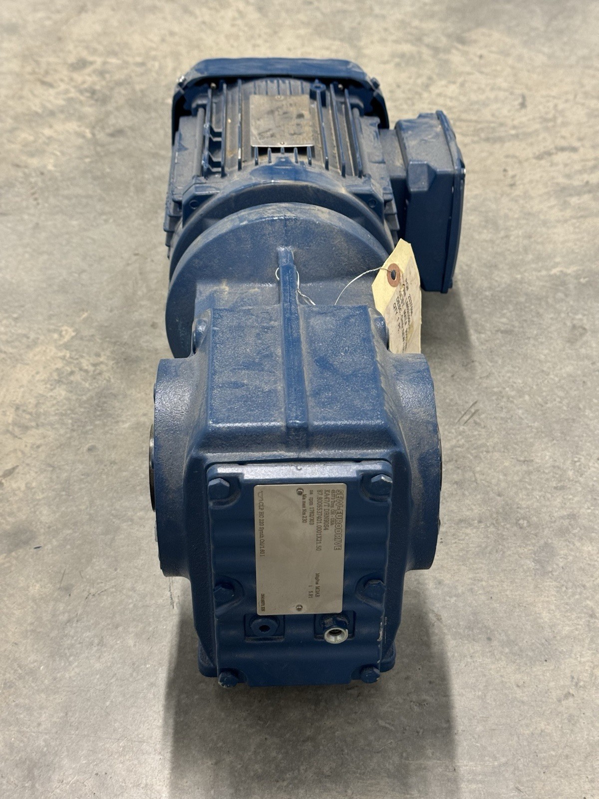 NEW SEW-EURODRIVE KA47/T DRN90S4 GEARMOTOR 1.5HP 5.81:1