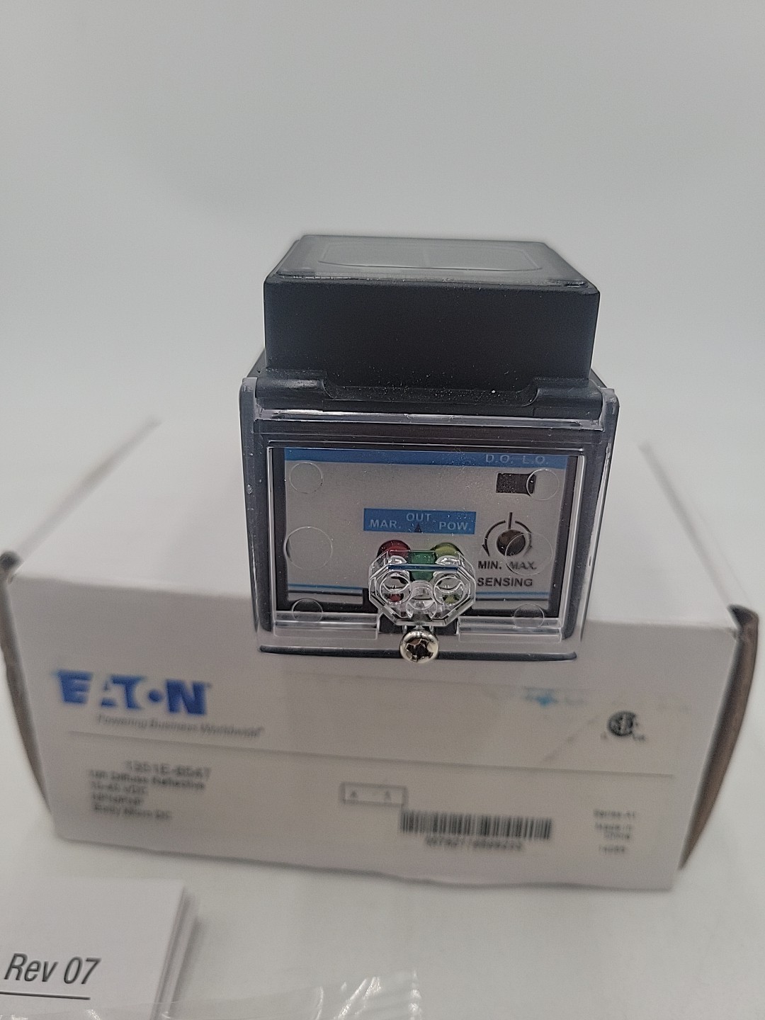 Eaton 1351E-6547 Photoelectric Sensor Enhanced 50 Series Diffuse 10ft 10-40VDC