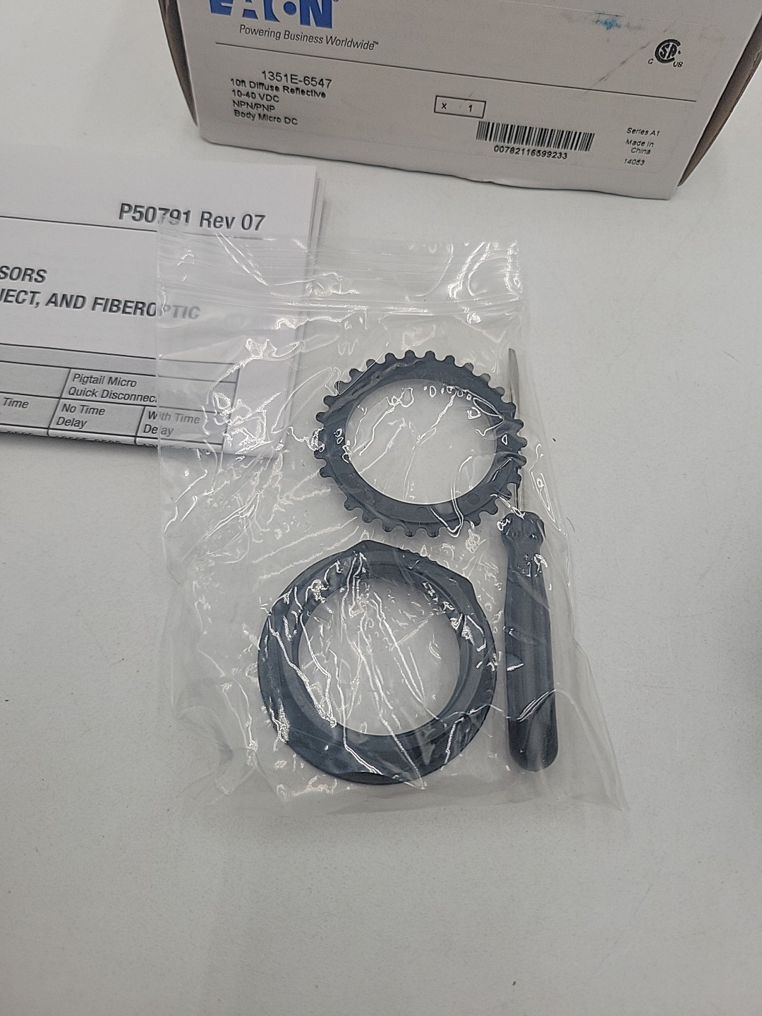Eaton 1351E-6547 Photoelectric Sensor Enhanced 50 Series Diffuse 10ft 10-40VDC