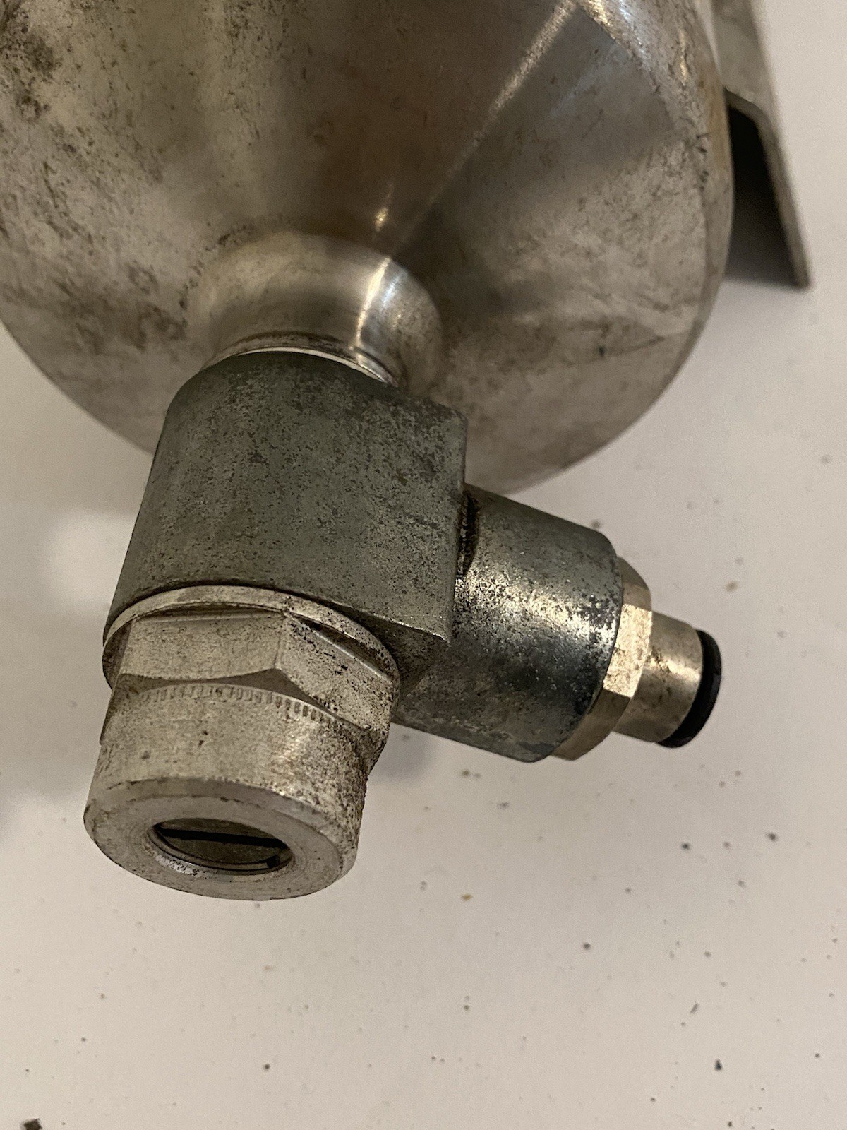 Festo CRVZS-2 Pneumatic Air Reservoir, G 1/2 Connection, 2 Liter, 160236