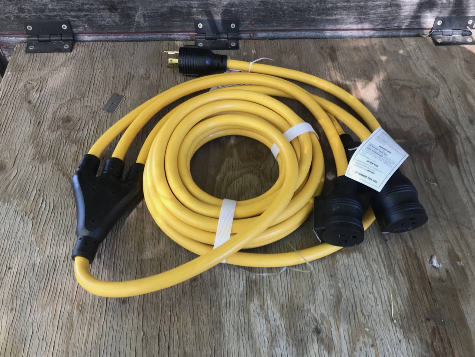 Ningbo Xuanhua 30A 125V 2500W Power Supply Cord 3-Way 24’ for a 10AGW Generator