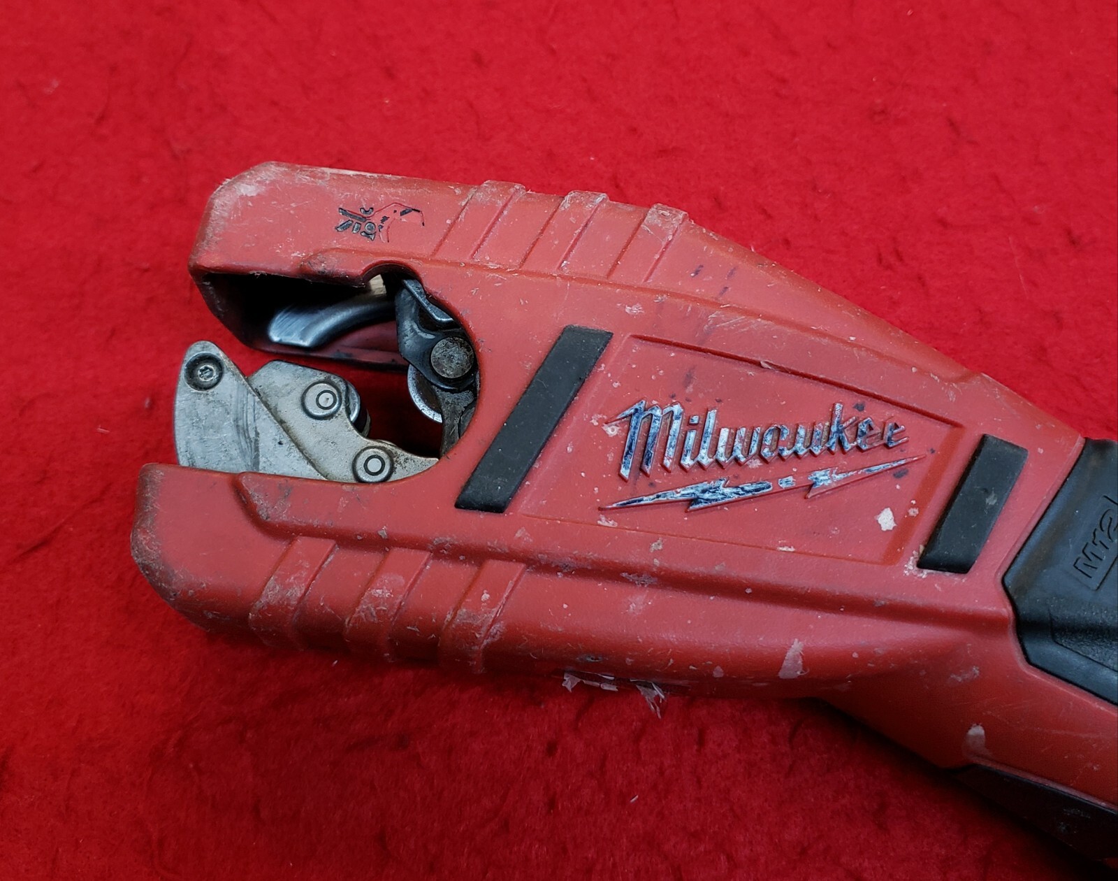 Milwaukee M12 Cordless Copper Pipe Cutter 2471-20 – Bare Tool Only – Heavy Wear