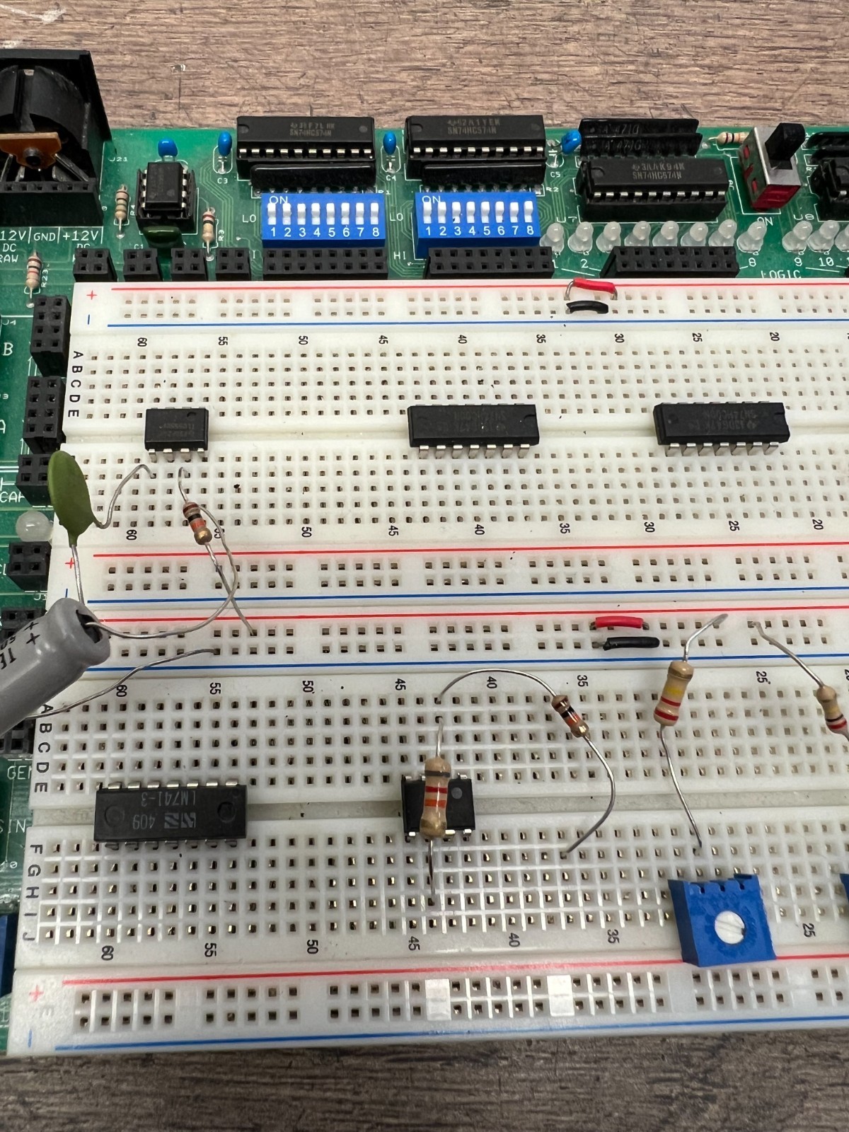 Analog and Digital Breadboard Experiment Board
