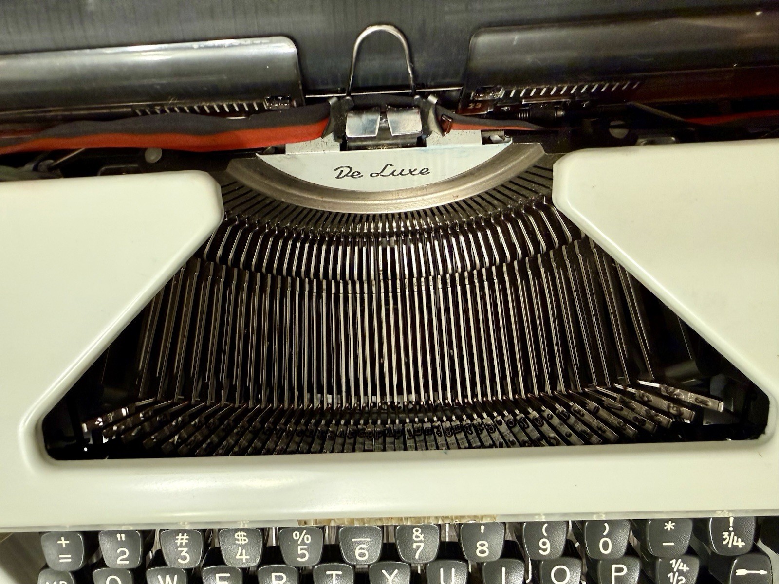 1968 Olympia SM9 De Luxe Portable Typewriter – Made in Western Germany – Working