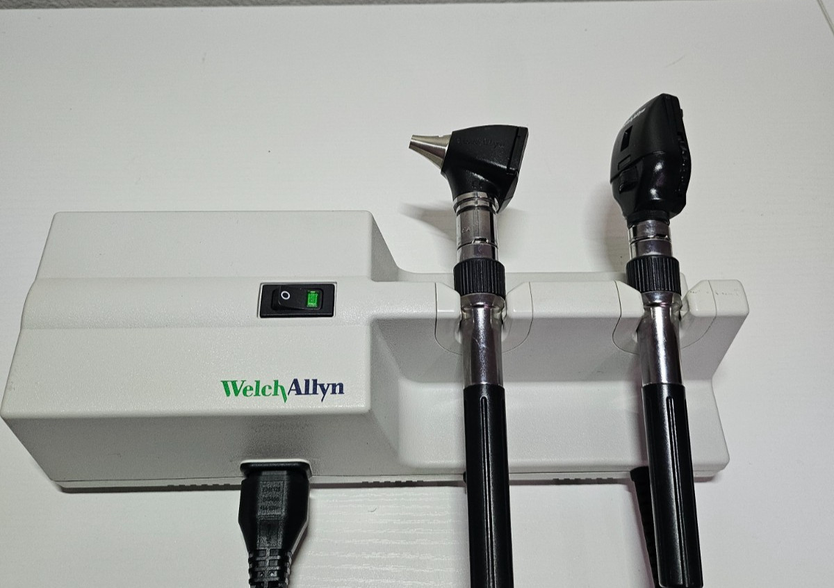 Welch Allyn 767 Wall Transformer with Heads Ophthalmoscope & Otoscope
