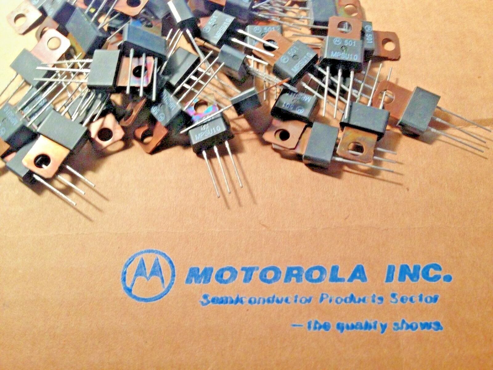 1 PIECE — MPSU10 New Original MOTOROLA