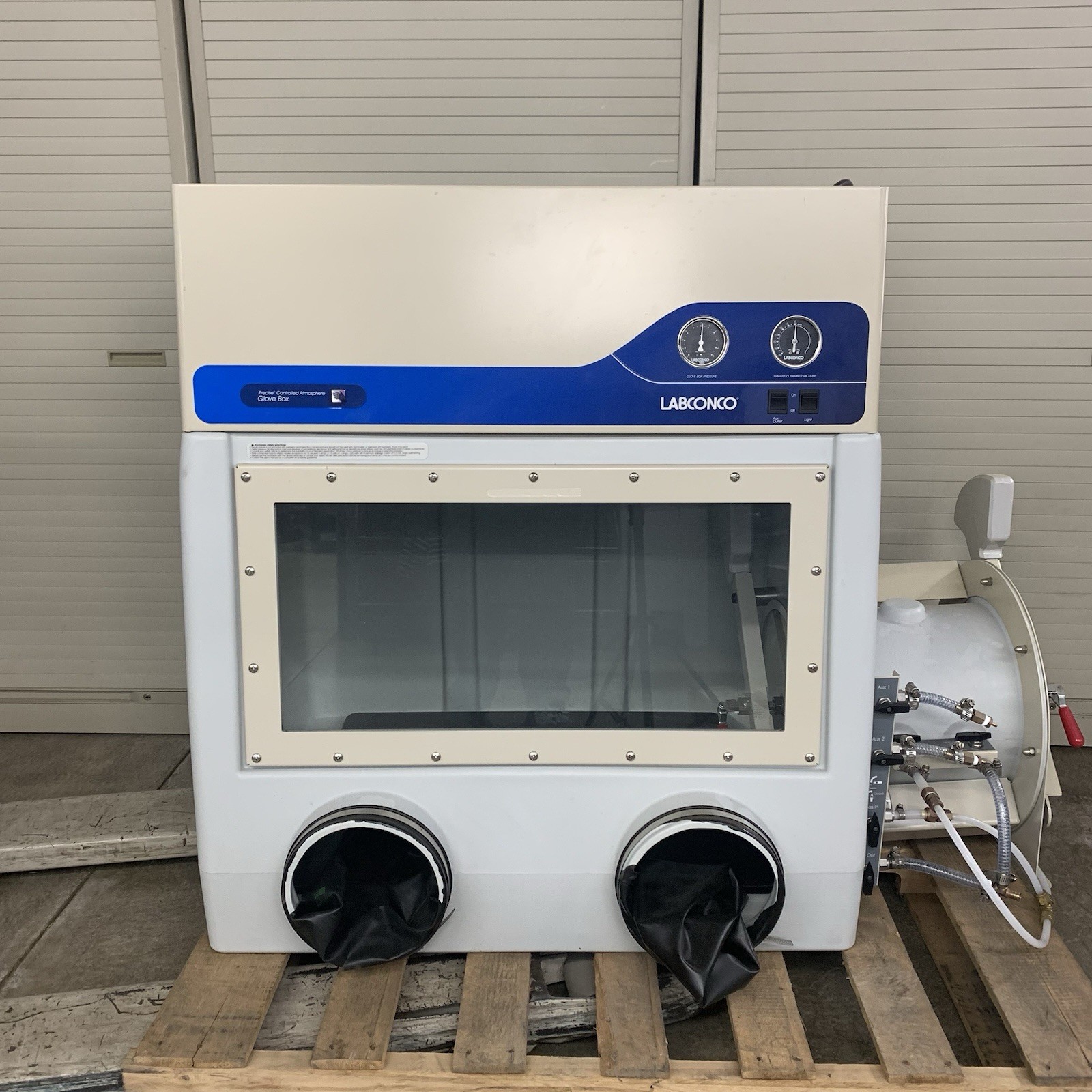 Labconco Controlled Atmosphere Glove Box 5220100 No Controller Broken Gloves