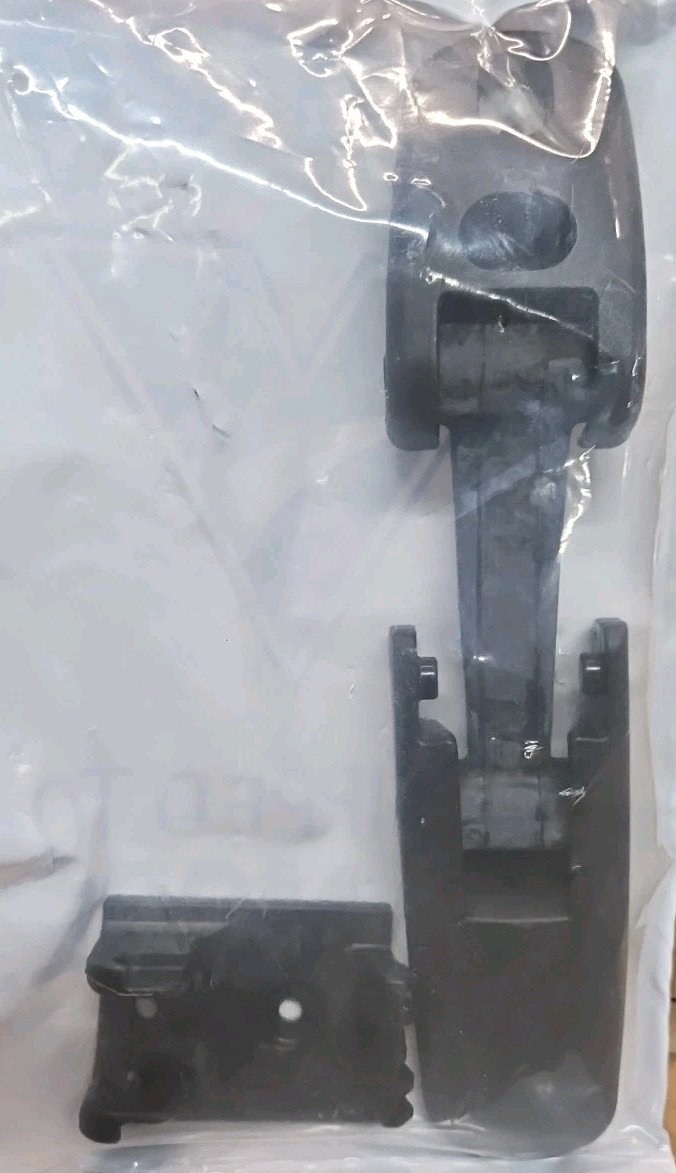 Vermeer Latch #509643001 Rubber draw aero. Fits many balers see below.