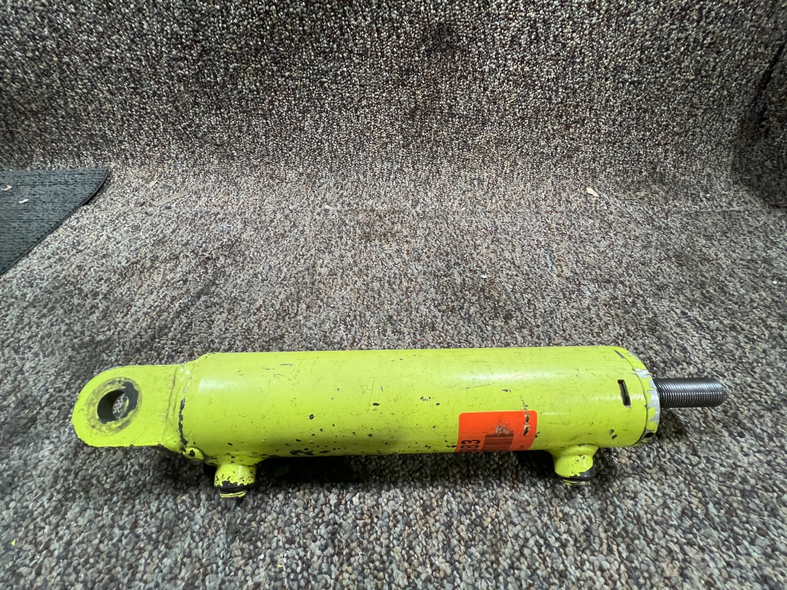 Hydraulic Welded Cylinder 17″ Retracted x 2.89″ OD x .87″ Rod Diameter