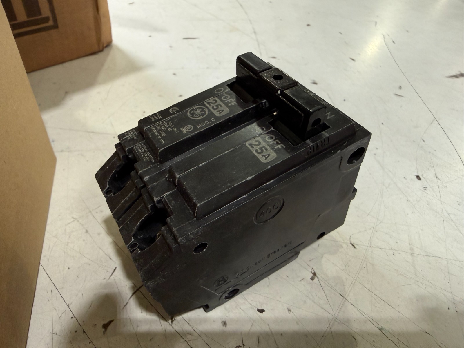 GE THQB2125 2 Pole 25A 240V Circuit Breaker Molded Case