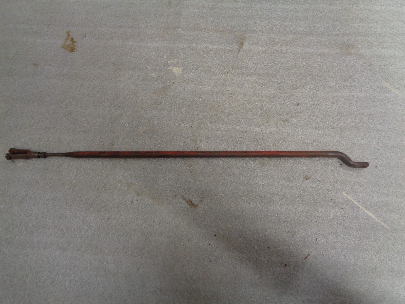 FARMALL 100. L.H.TOUCH CONTROL ROD.