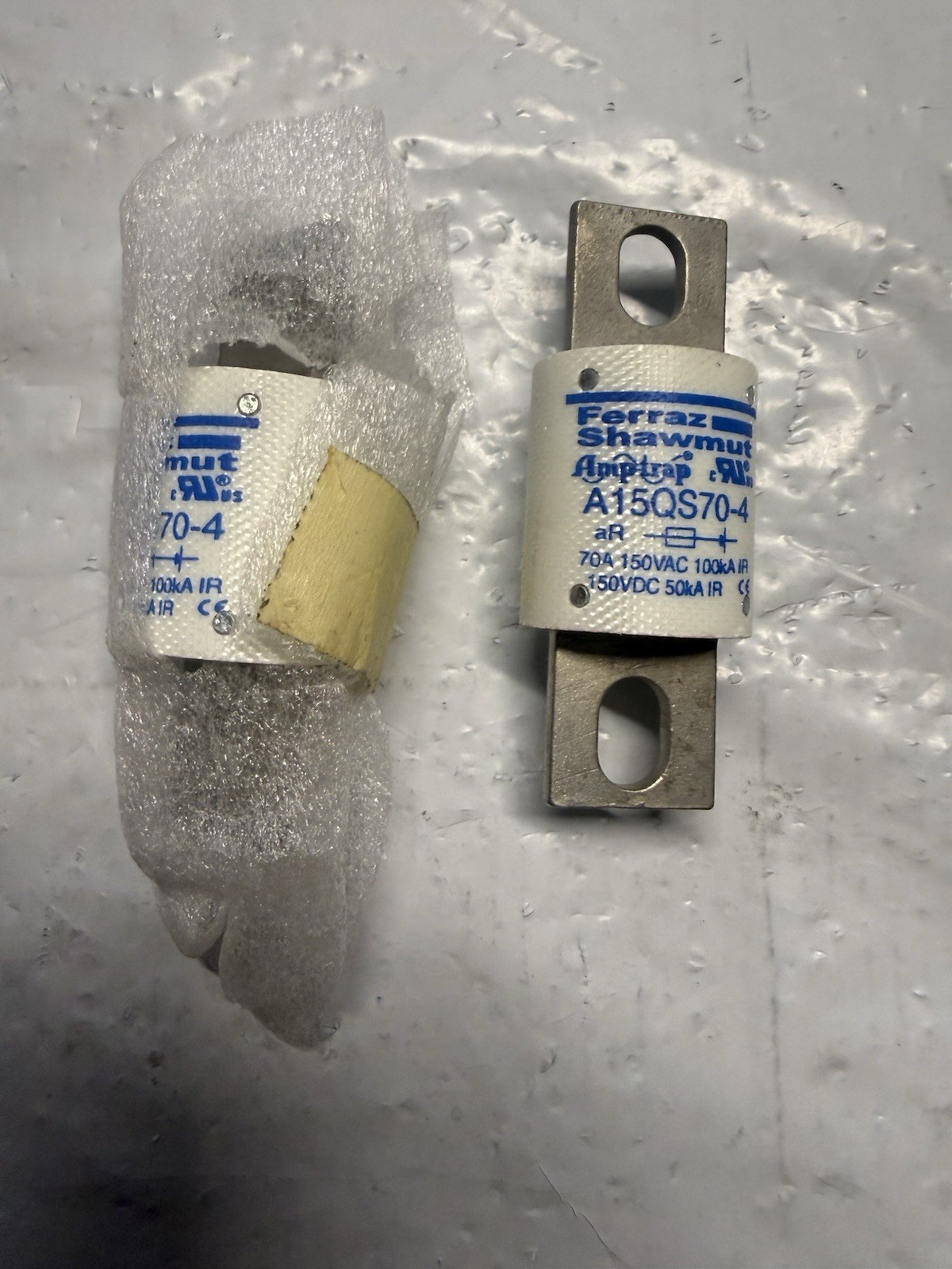 NEW LOT OF (2) Mersen A15QS70-4 70A (70A) A15QS 150V Fast-Blow NIP