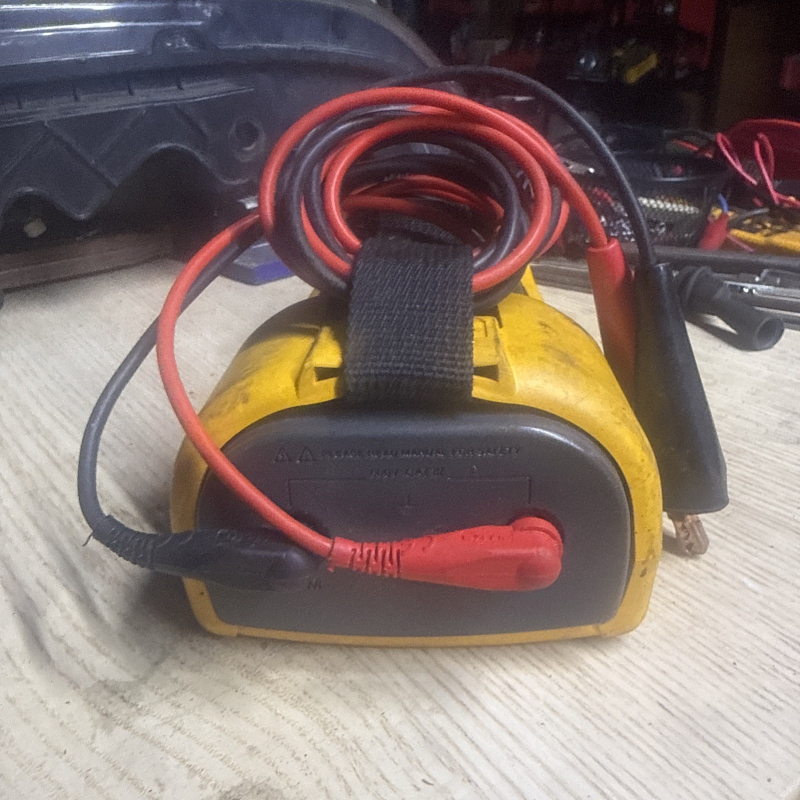Fluke 1520 MegOhmMeter Insulation Tester