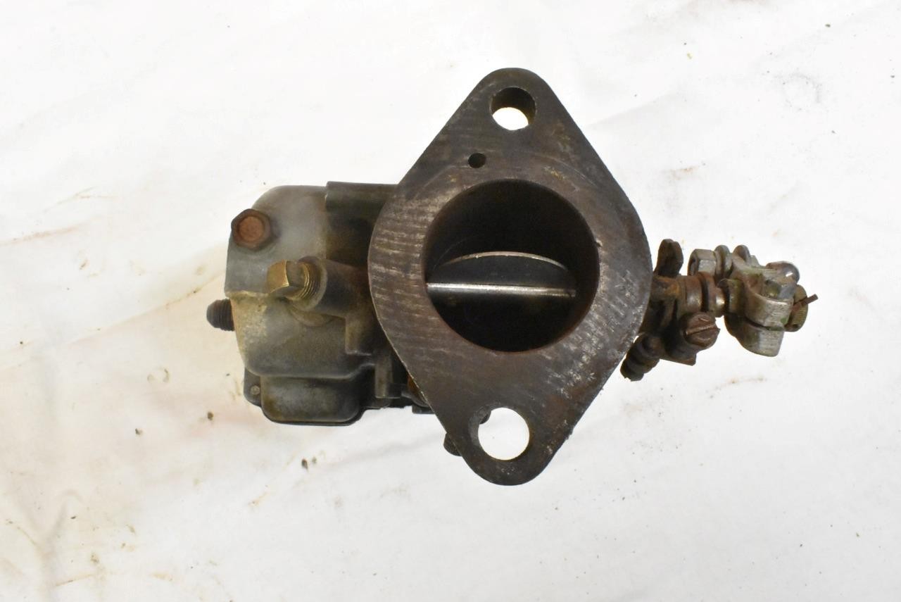 John Deere 3300 4400 4420 Combine Carburetor Bendix 13668 AH85063 292 Chevy
