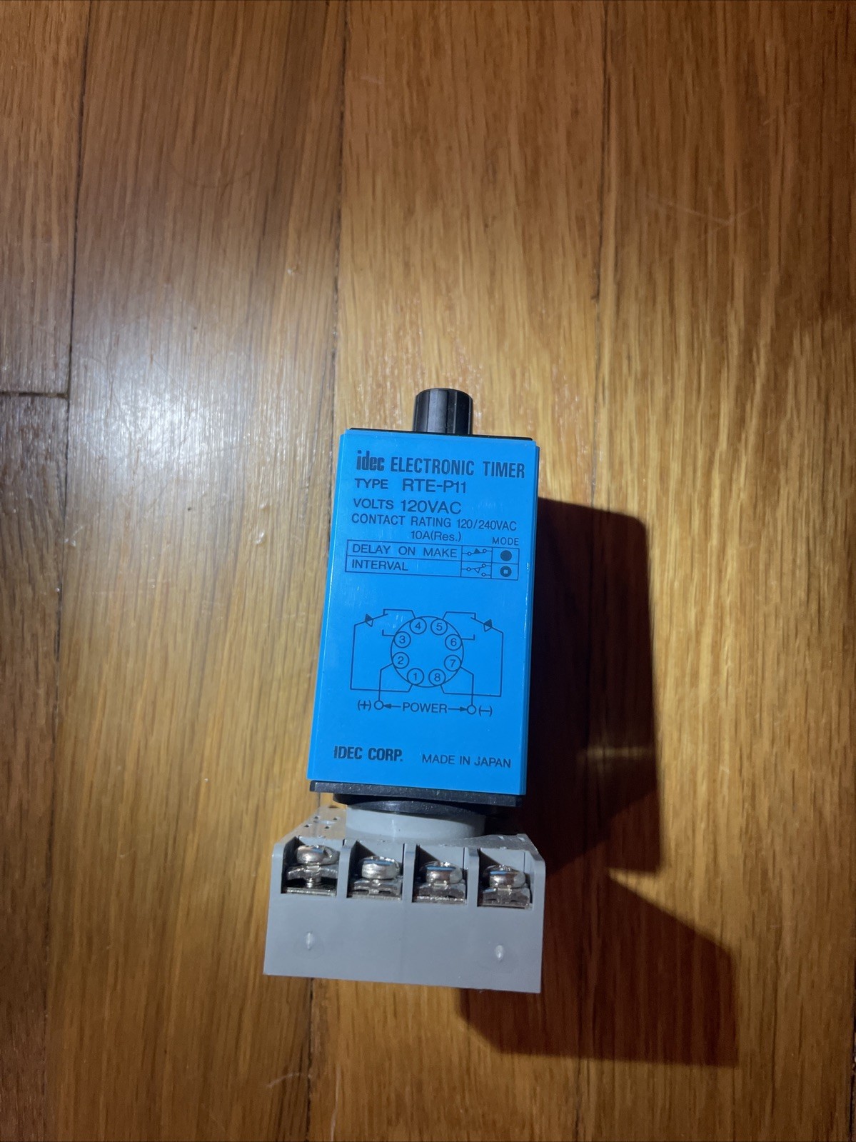IDEC electronic timer rte-p11 with screw terminals