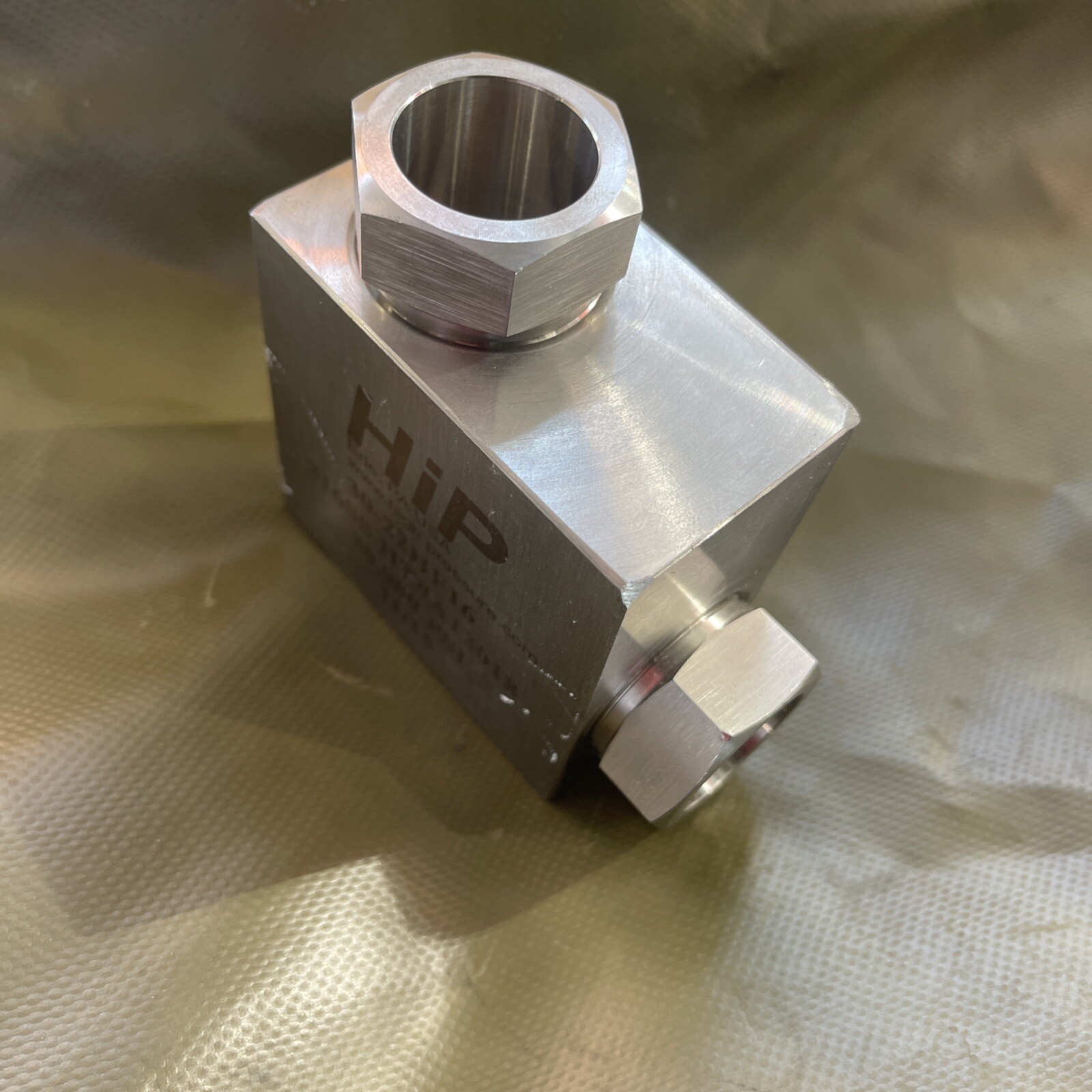 HiP 30-22HF16 Elbow High Pressure Fitting 30,000 PSI