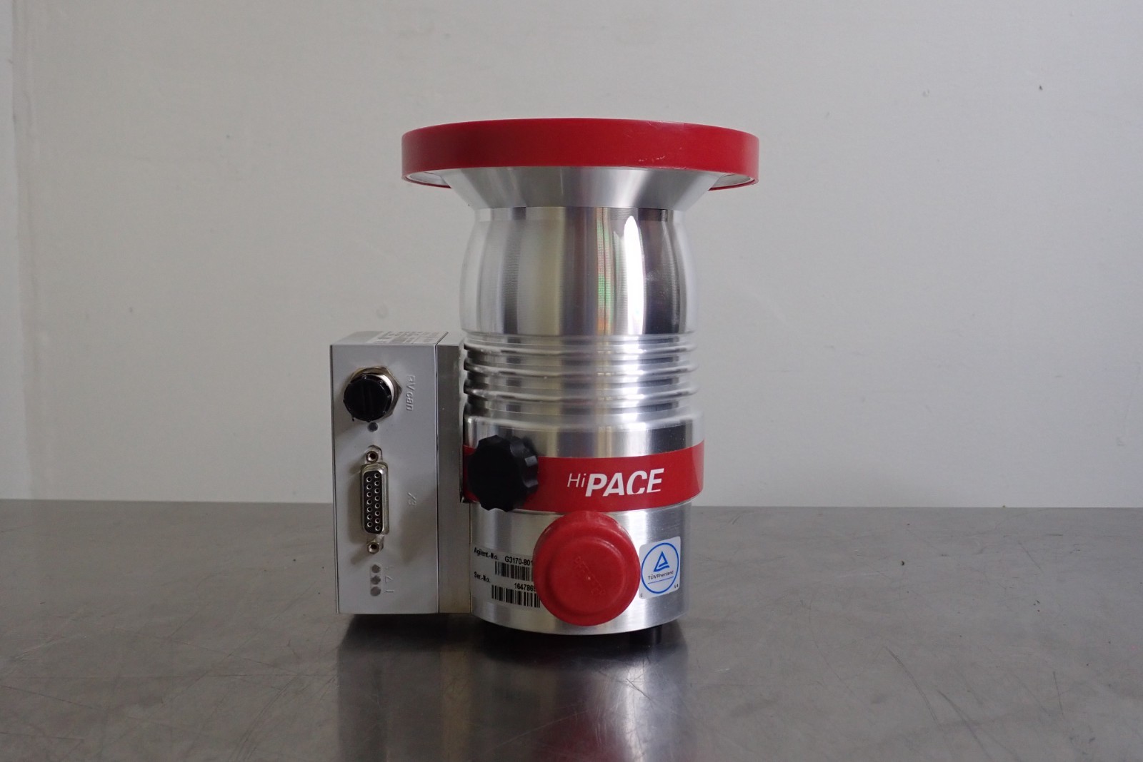 Pfeiffer HiPace 80 / Agilent G3170-80161 Turbo Vacuum Pump w/ Controller TC 110