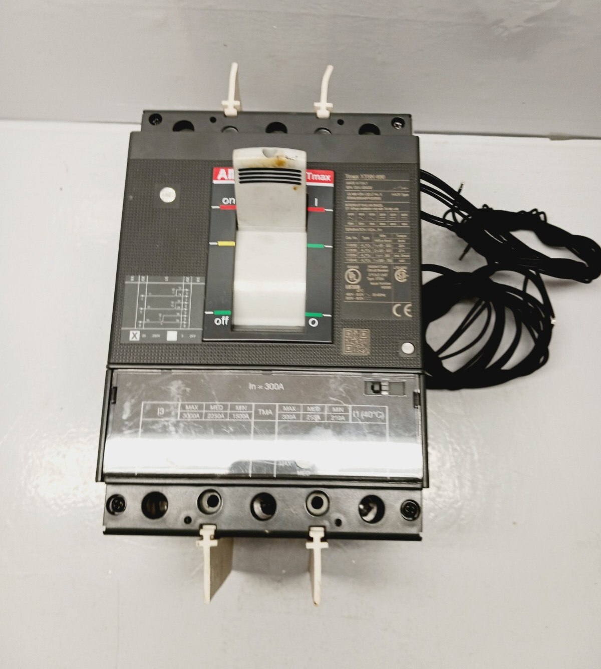 ABB TMAX 400 Amp Circuit Breaker 3 Pole 600 VAC XT5N400