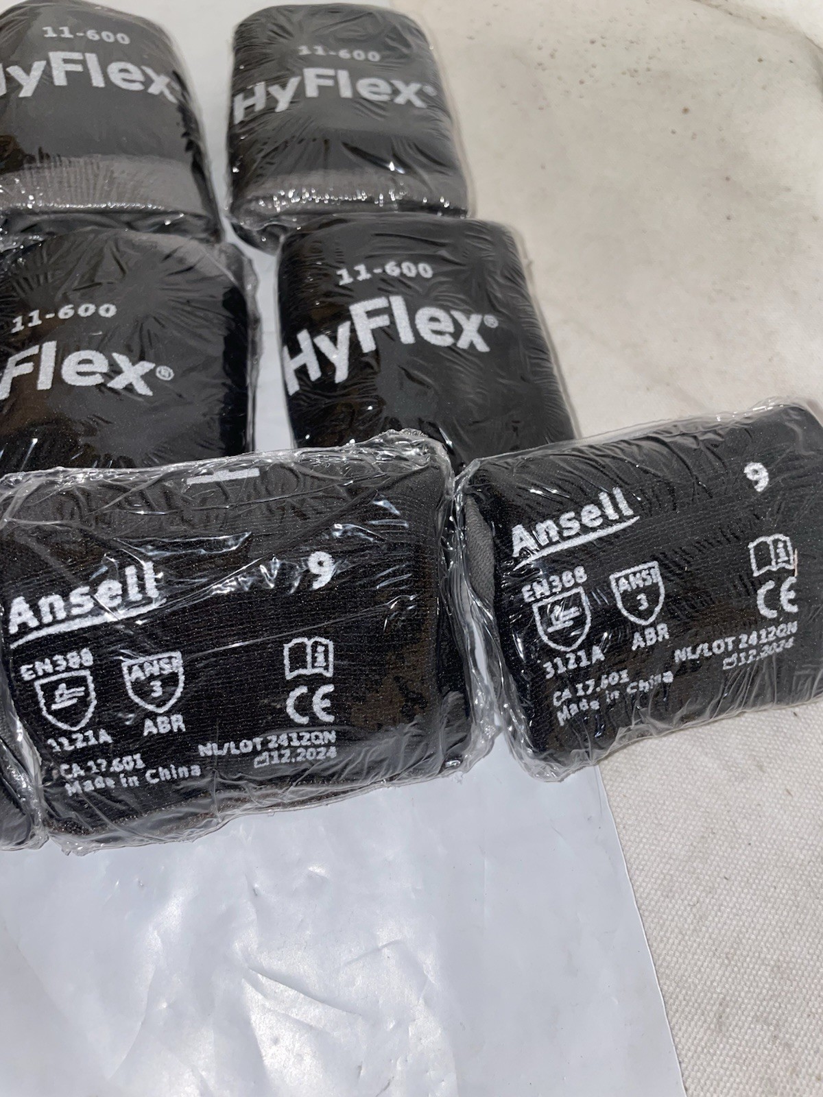 12 Pair Ansell HyFlex 11-600 Size 9 (Large) Gloves Vending Machine Packaging