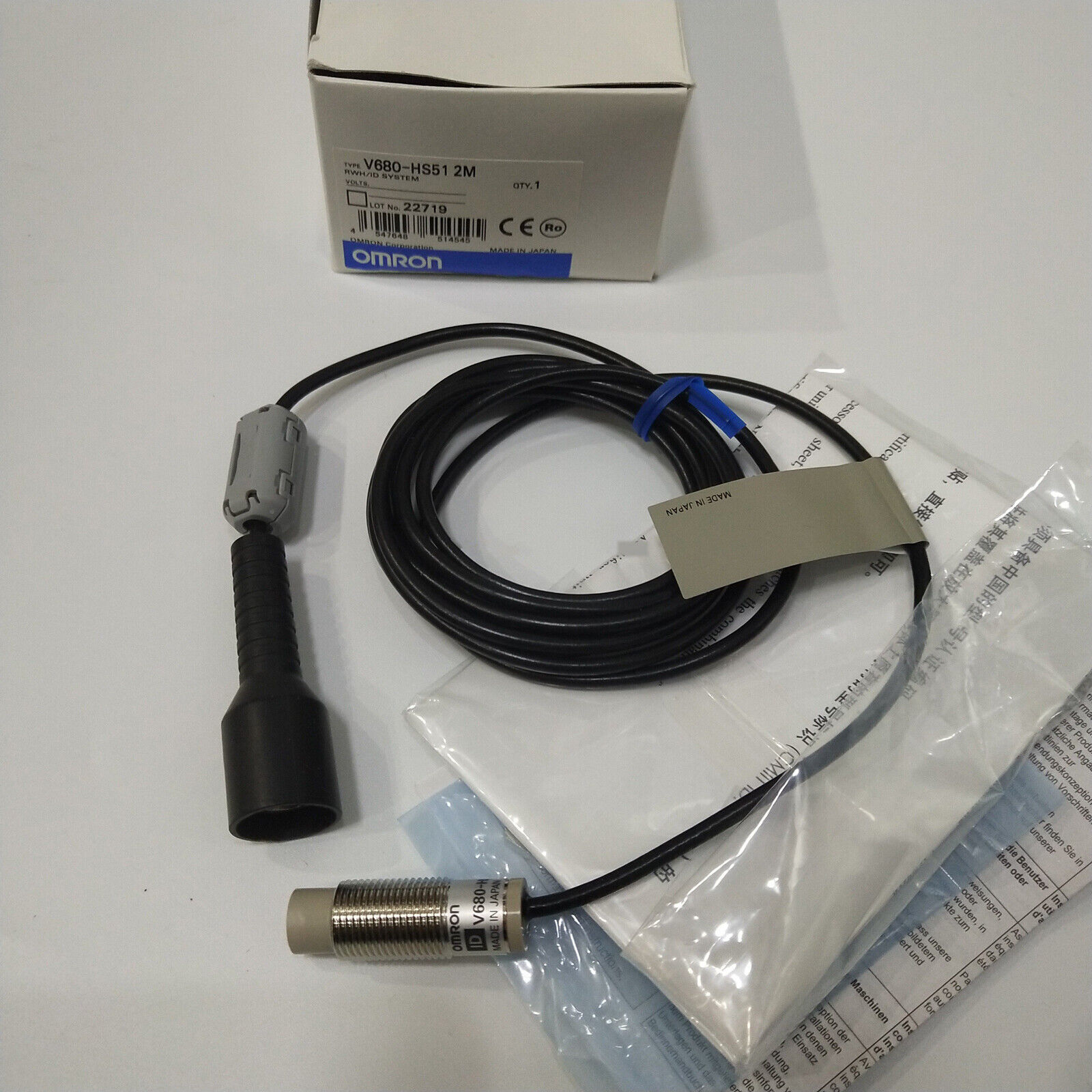 1PC New Omron V680-HS51 Photoelectric Switch Expedited Shipping V680HS51
