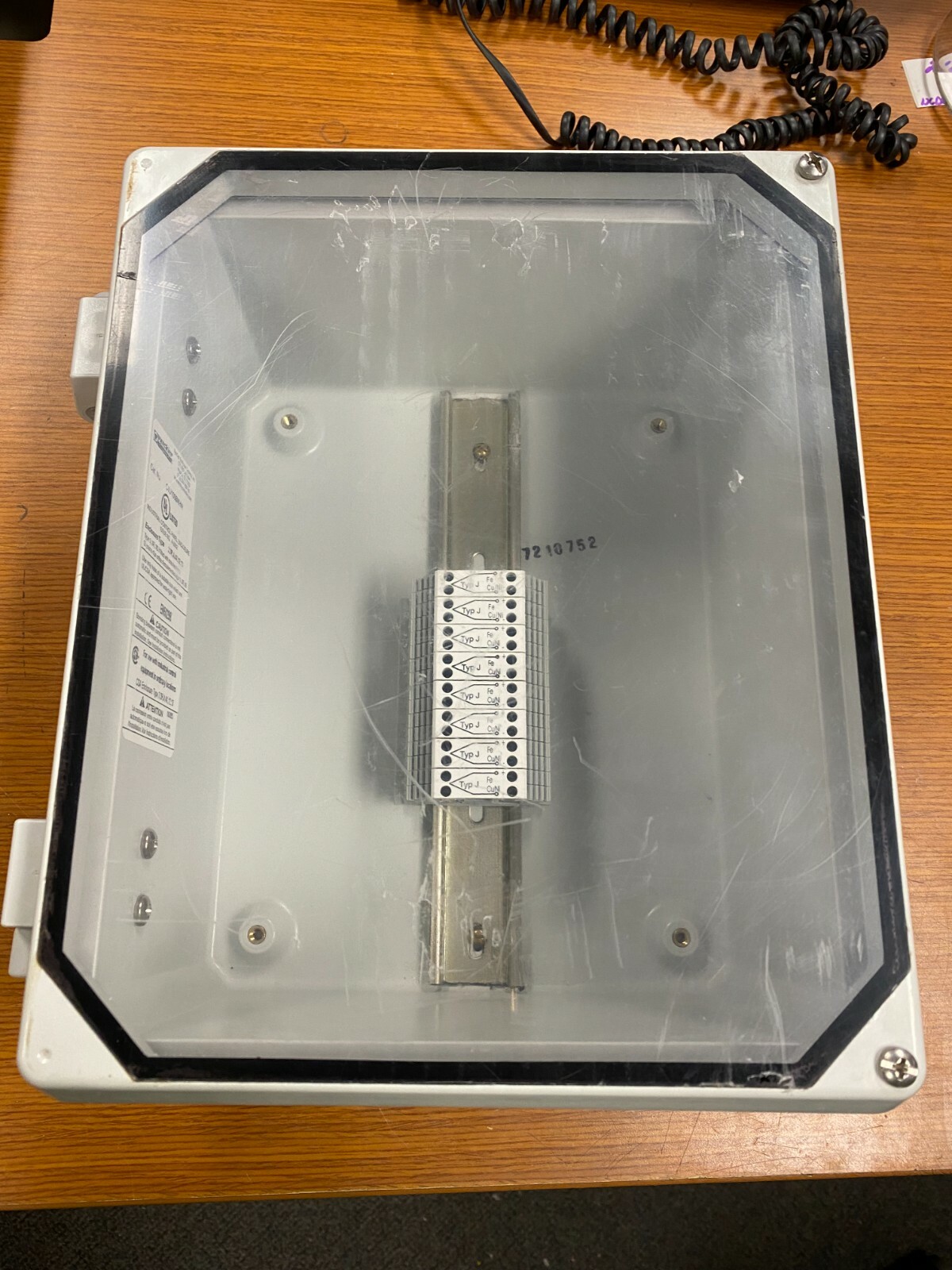 👀 VYNCKIER TYPE 4X ELECTRICAL ENCLOSURE 10″ x 8″ x 4-3/8″ ID CVJ1008NHW