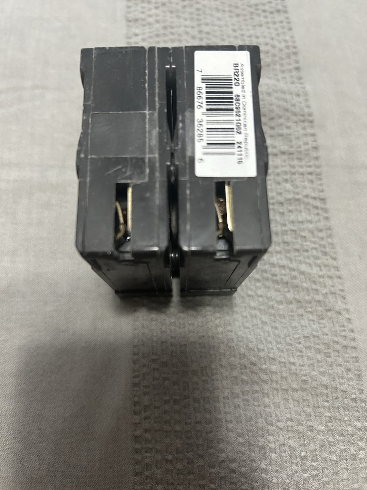 Eaton BR2020 Tandem Circuit Breaker 120/240V 20A Dual Pole