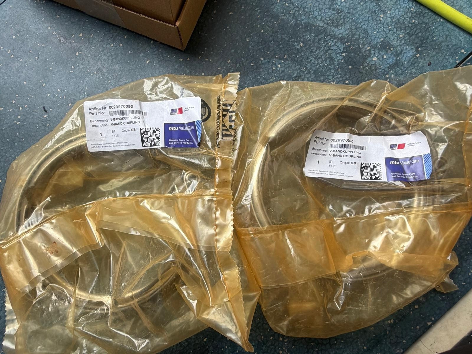 MTU bellows 0014901065 & clamps 0029970090, brand new.